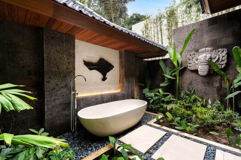 Enjoy a soak in the large terrazzo bathtub while enjoying a breathtaking view of the starry sky.